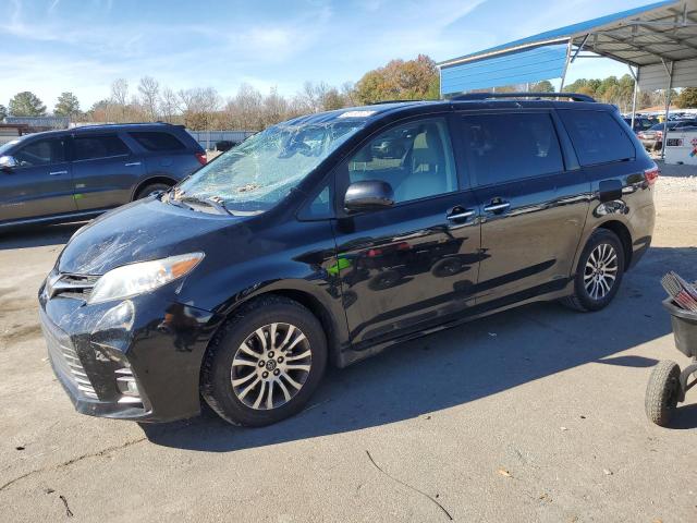 2018 Toyota Sienna XLE