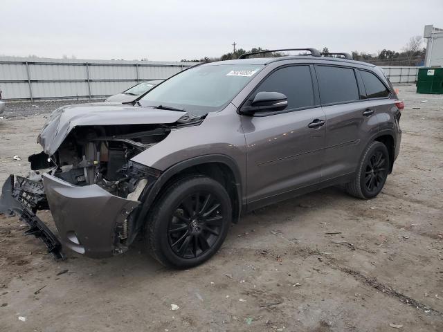 VIN 5TDJZRFH5KS964265 2019 Toyota Highlander, SE no.1