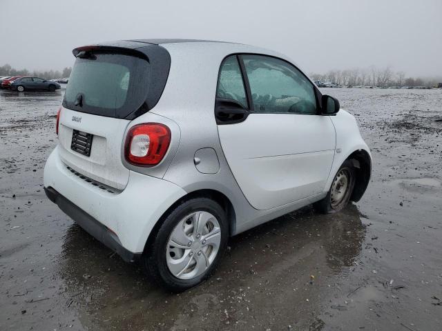 VIN WMEFJ5DAXHK169418 2017 SMART FORTWO no.3