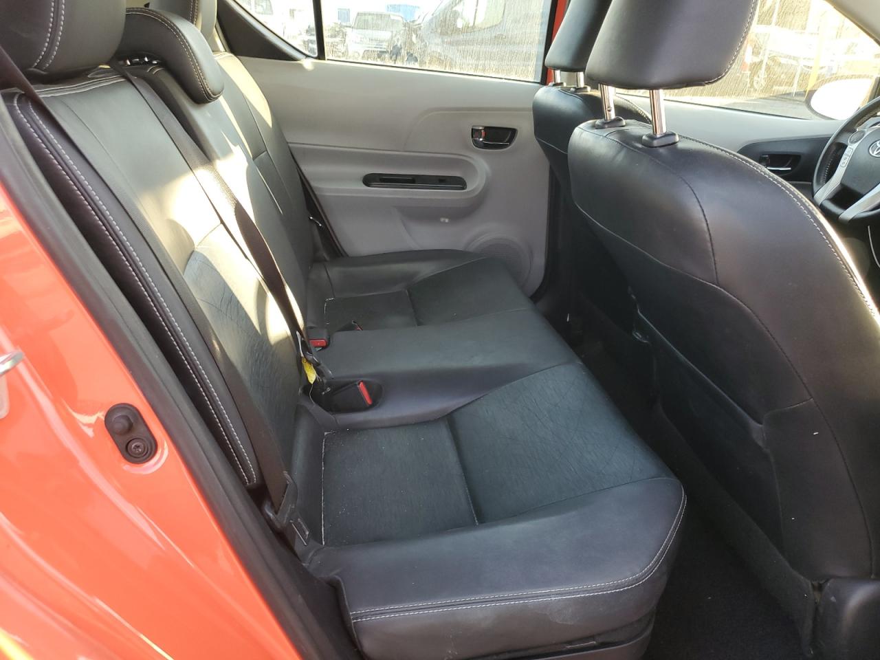 jtdkdtb33e1078909 JTDKDTB33E1078909 2014 Toyota Prius C