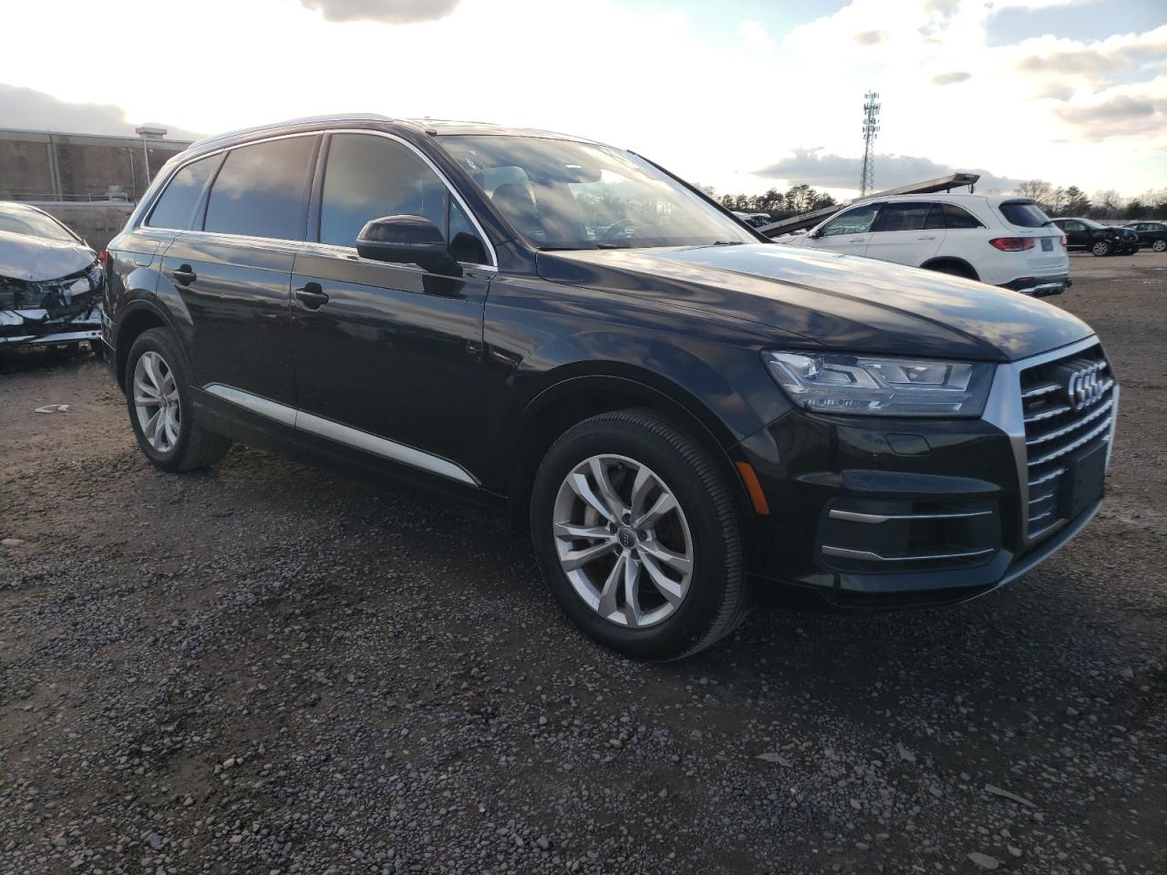 2017 Audi Q7 Premium Plus vin: WA1LAAF71HD019594