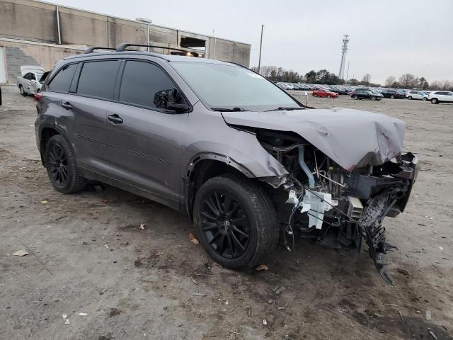 VIN 5TDJZRFH5KS964265 2019 Toyota Highlander, SE no.4