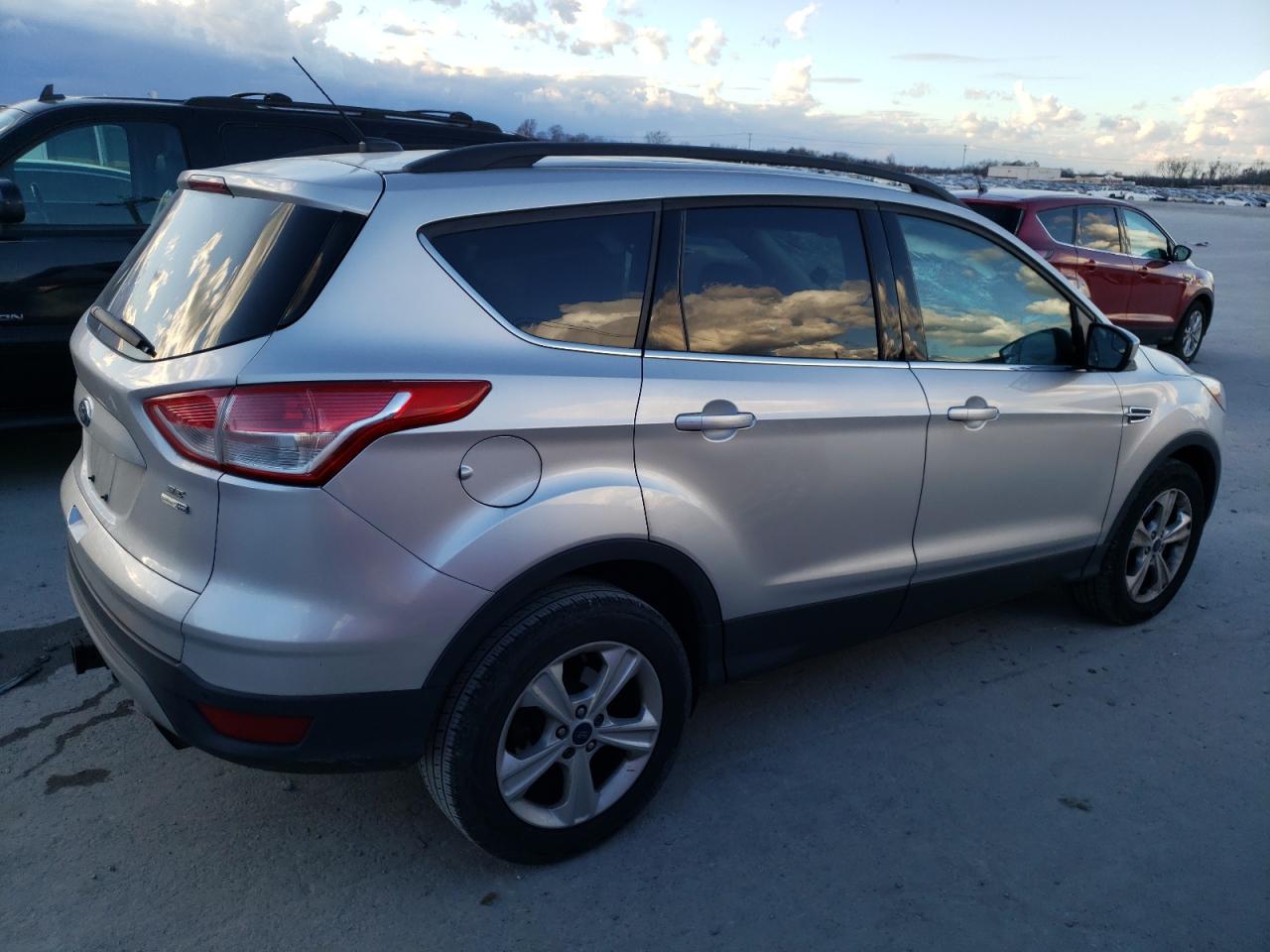 2016 Ford Escape Se vin: 1FMCU9G9XGUA62840