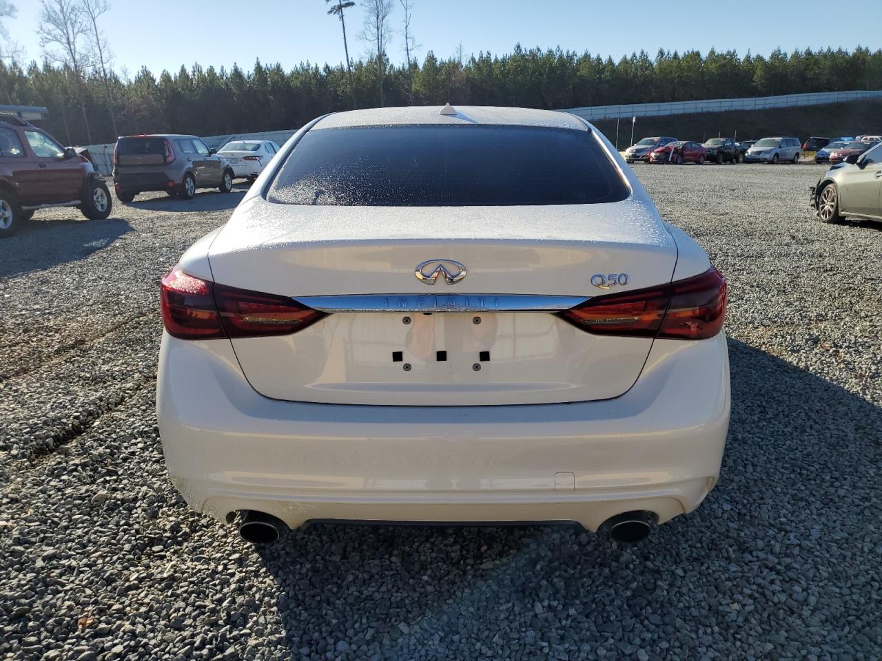 JN1EV7AP1JM351329 2018 Infiniti Q50 Luxe