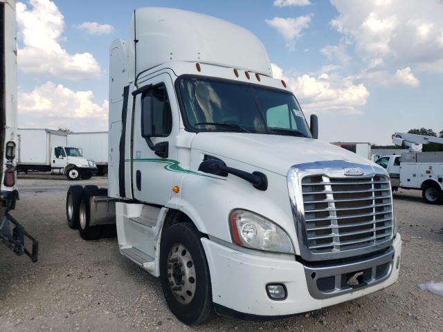 Lot #2238152031 2014 FREIGHTLINER CASCADIA 1 salvage car