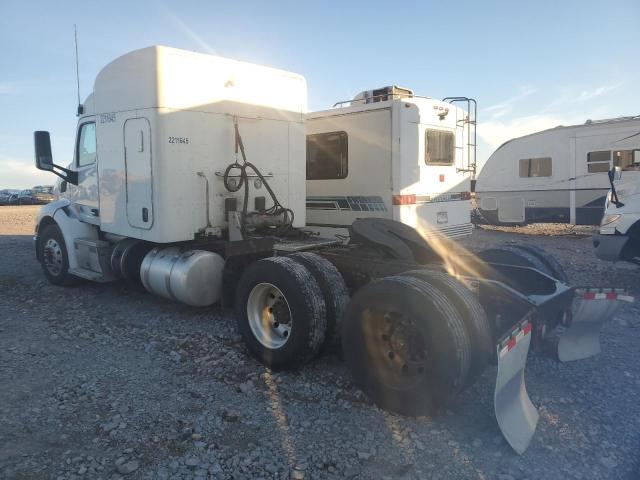 Lot #2320918680 2016 PETERBILT 579 salvage car