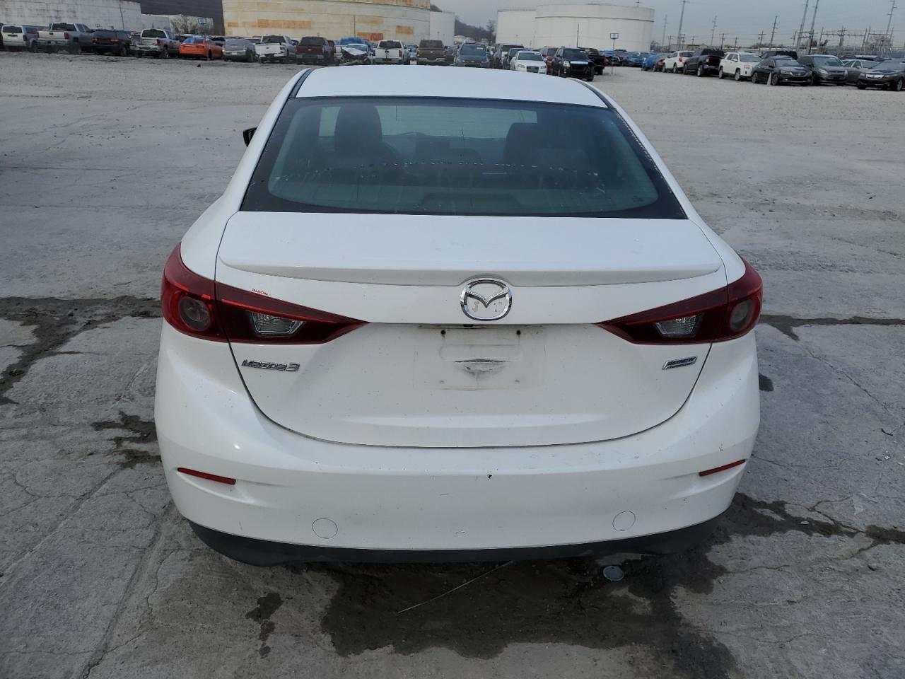 3MZBN1V36JM203327 2018 Mazda 3 Touring