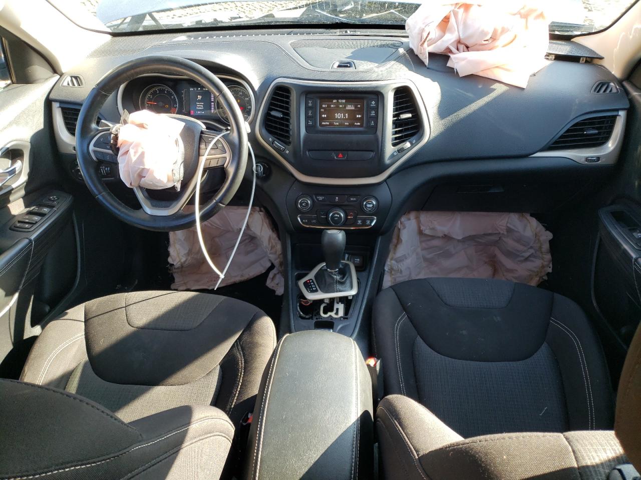 1C4PJLCB4FW683417 2015 Jeep Cherokee Latitude