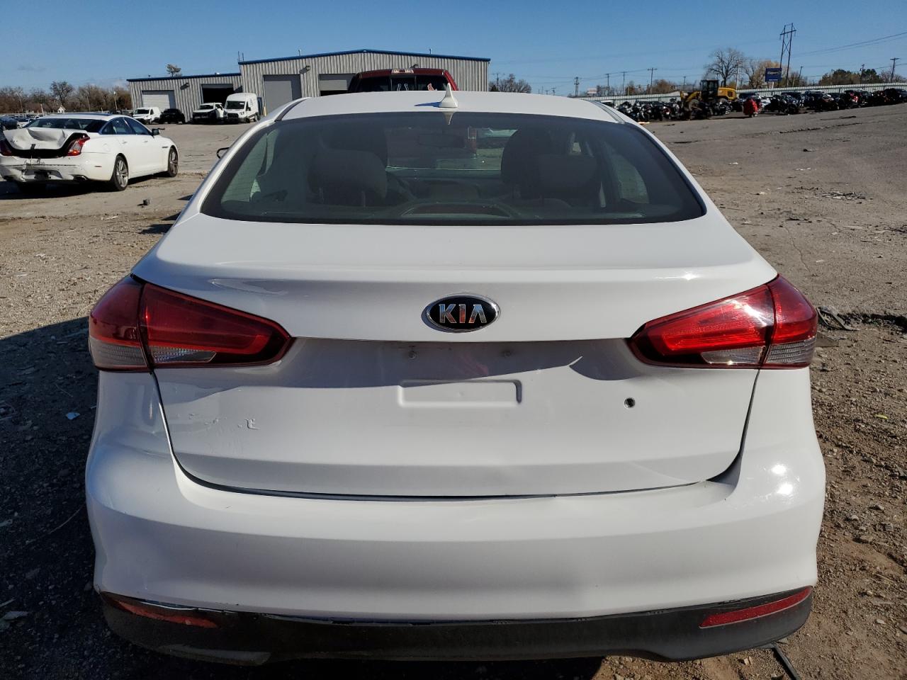 3KPFK4A74HE119664 2017 Kia Forte Lx