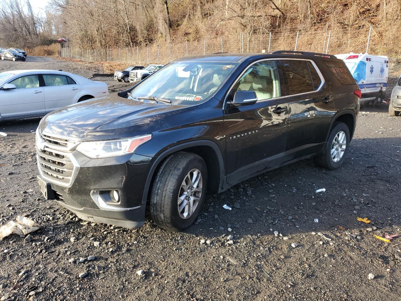 1GNEVHKW2KJ278538 2019 Chevrolet Traverse Lt