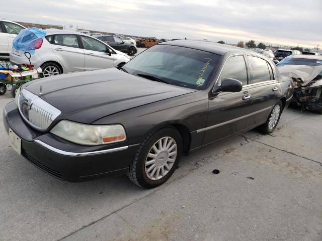 2005 Lincoln Town Car Signature