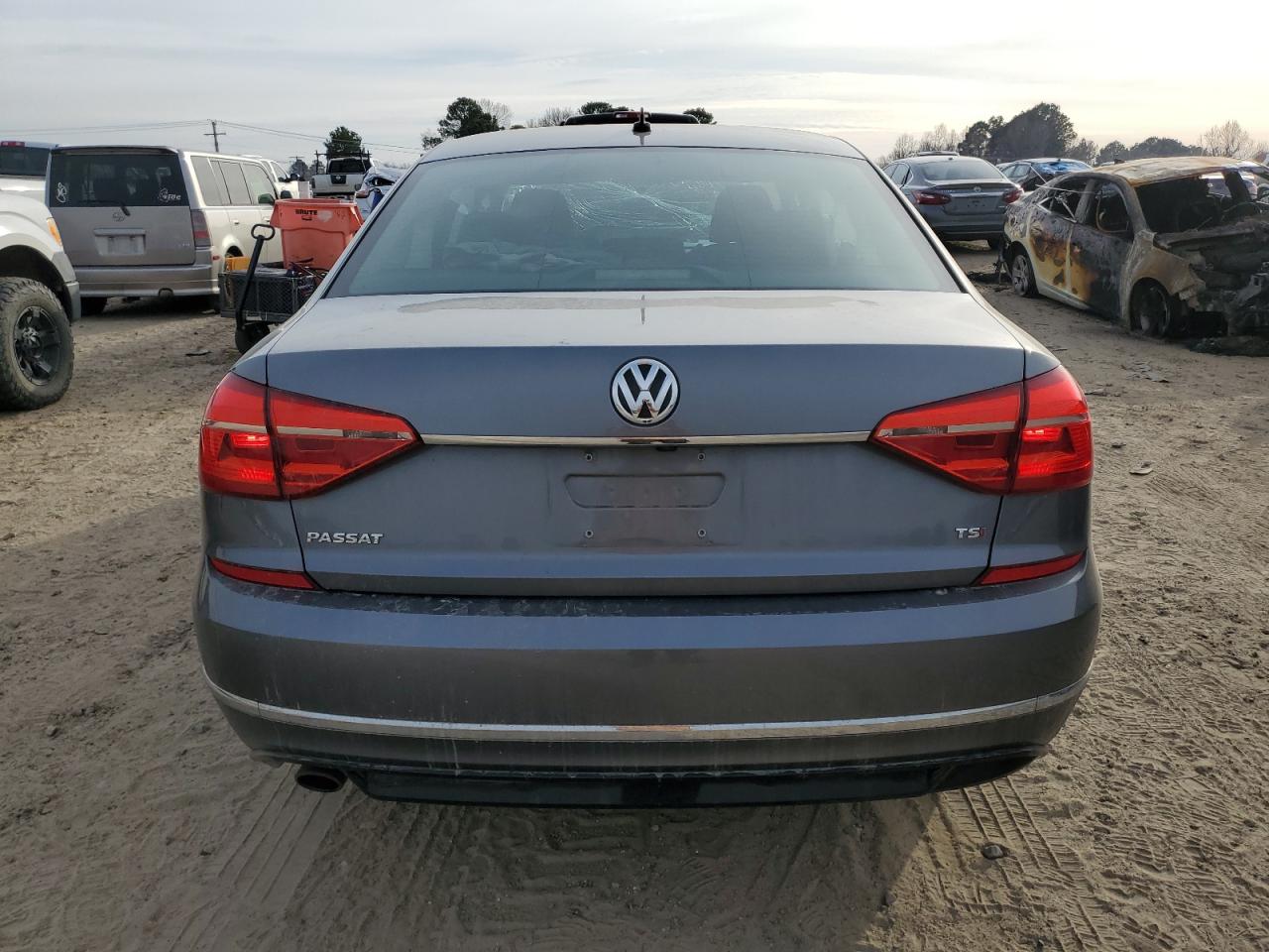 1VWAT7A32GC055343 2016 Volkswagen Passat S