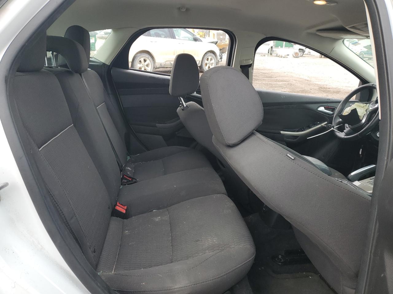 1FAHP3M26CL437733 2012 Ford Focus Sel