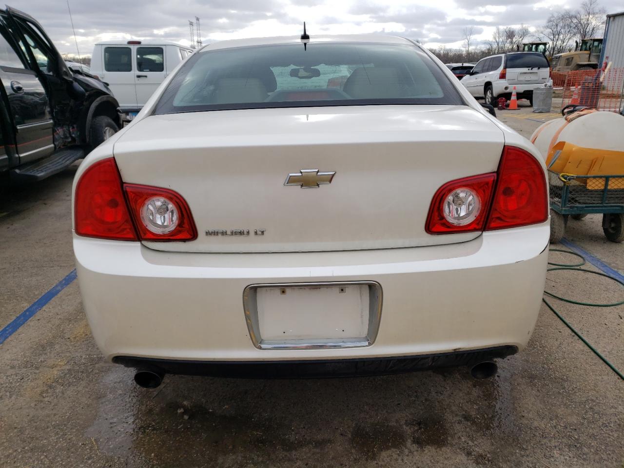 1G1ZD5E7XBF307134 2011 Chevrolet Malibu 2Lt