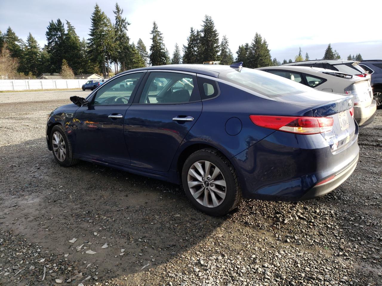 2017 Kia Optima Lx vin: 5XXGT4L35HG130210