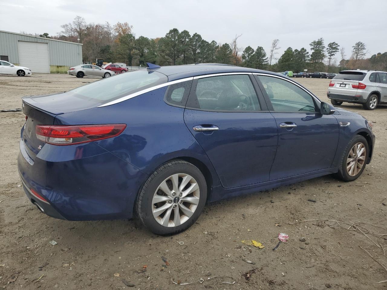 2018 Kia Optima Lx vin: 5XXGT4L33JG214631