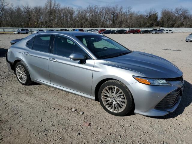 VIN 4T1B11HK5JU063957 2018 Toyota Camry, L no.4