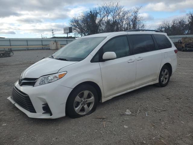 2018 Toyota Sienna LE