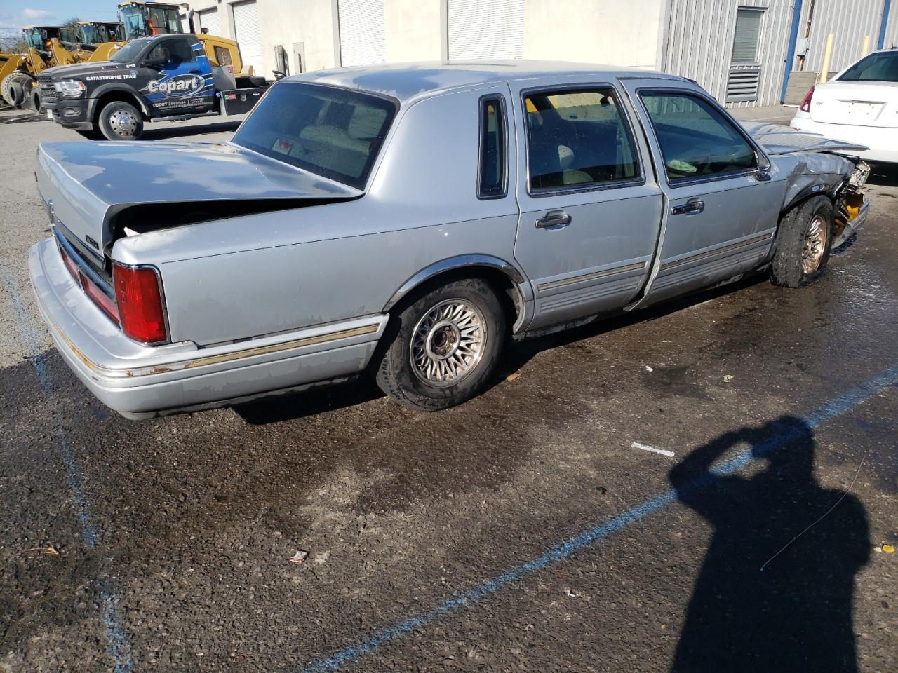 1LNLM82WXTY693100 1996 Lincoln Town Car Signature