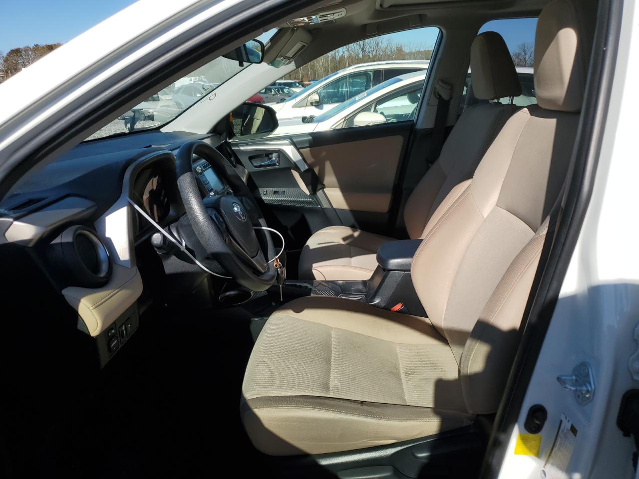 JTMWFREV5EJ020568 2014 Toyota Rav4 Xle