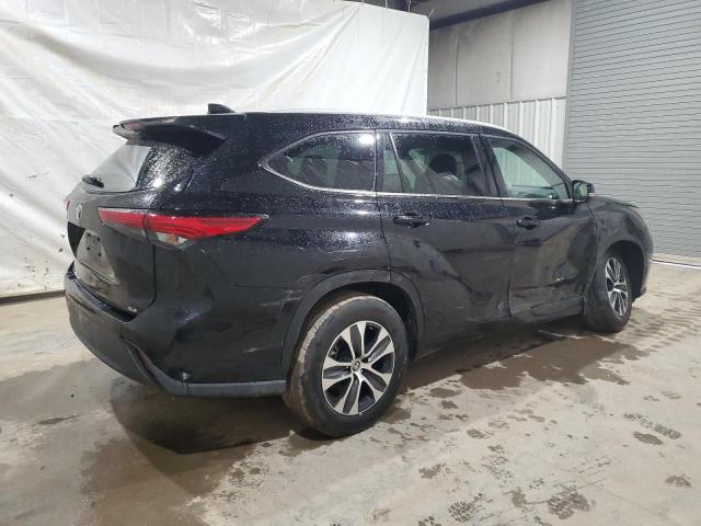 VIN 5TDGZRAH6NS121486 2022 Toyota Highlander, Xle no.3