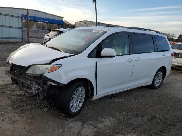 2014 Toyota Sienna XLE