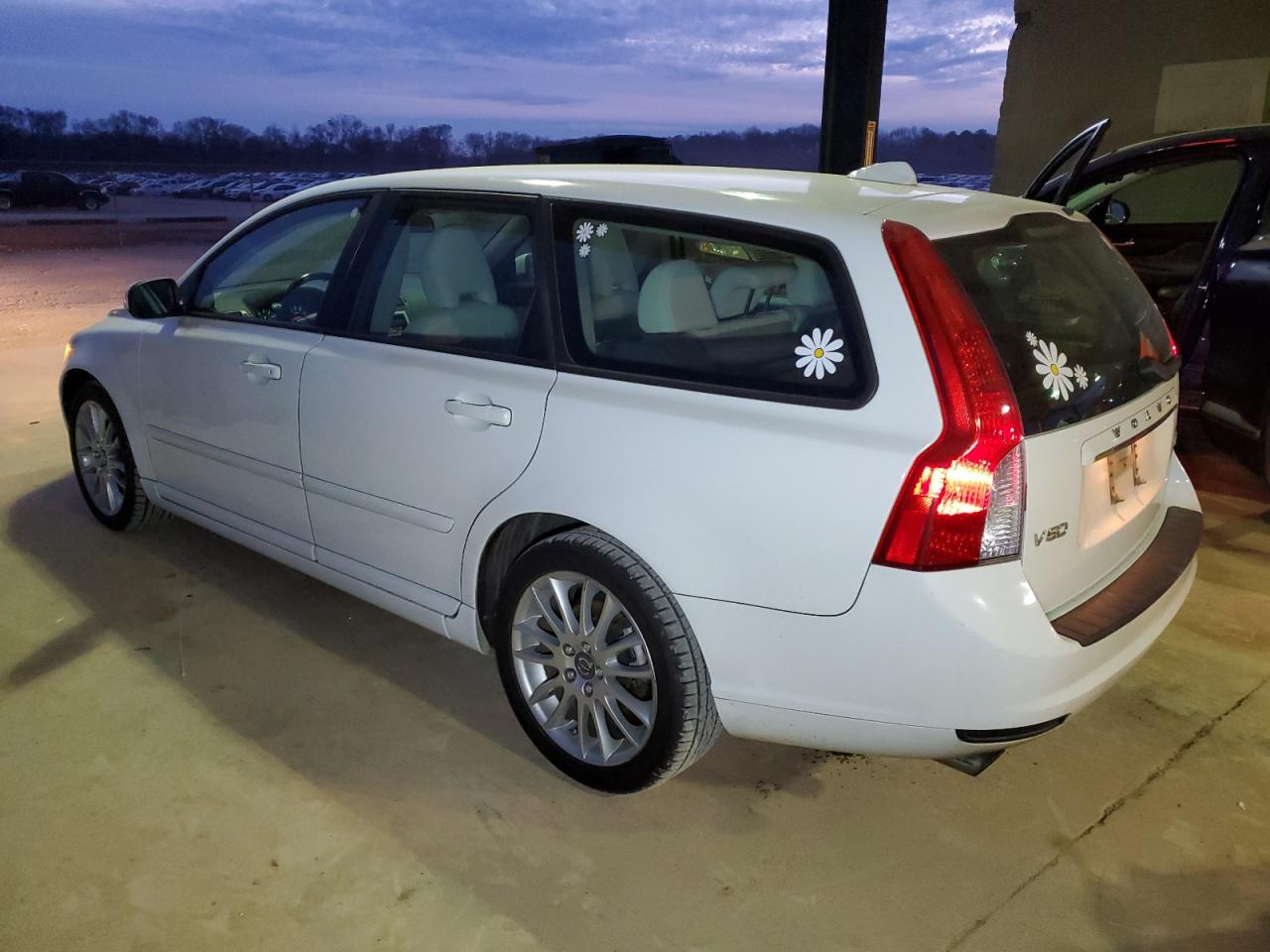 yv1672mw1b2621796 YV1672MW1B2621796 2011 Volvo V50 T5
