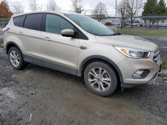 1FMCU0GDXHUC80178 Ford ESCAPE SE