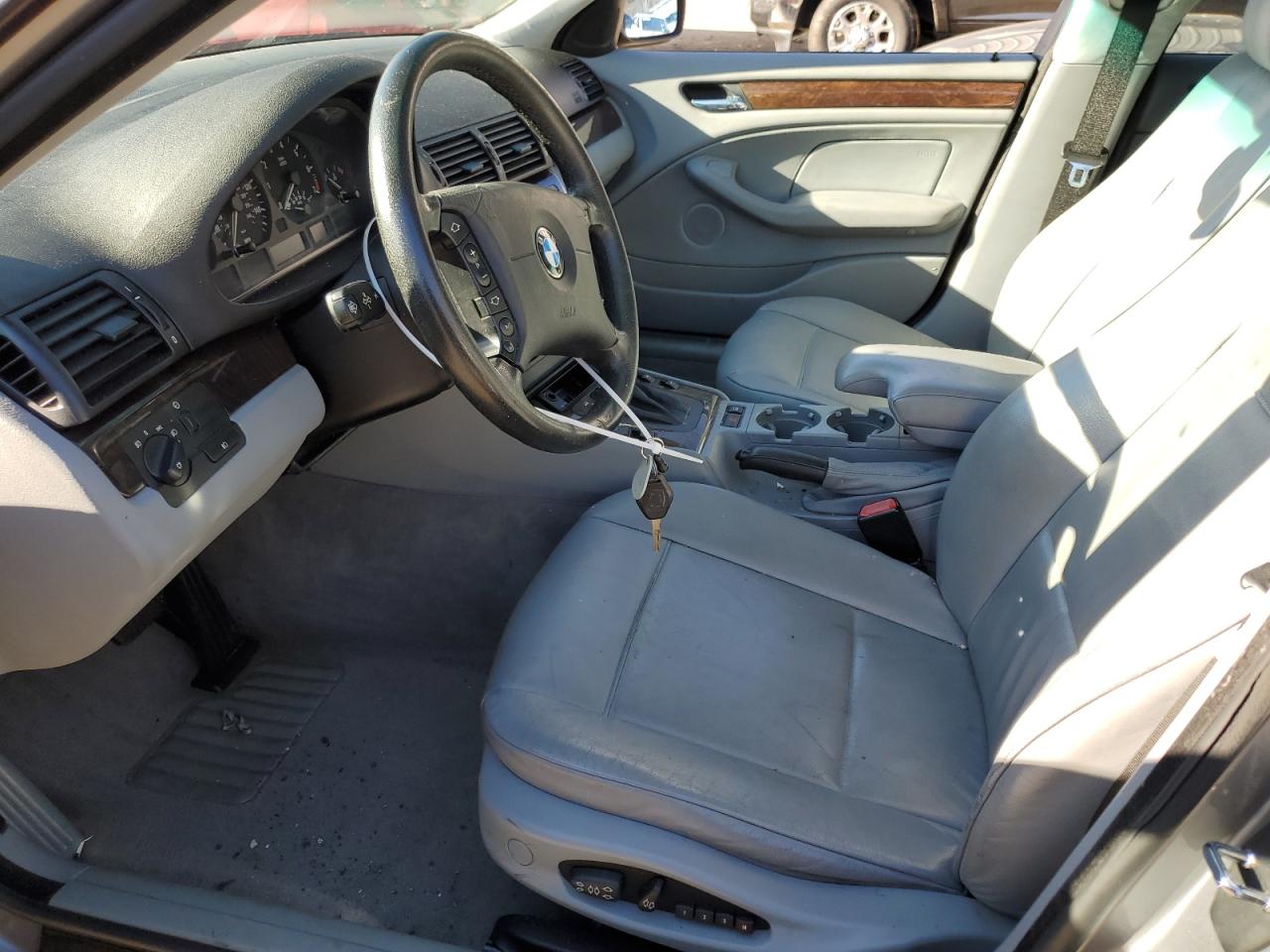 WBAET37473NJ38940 2003 BMW 325 I