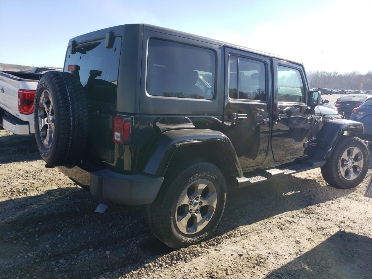 1C4HJWEGXJL920825 2018 Jeep Wrangler Unlimited Sahara