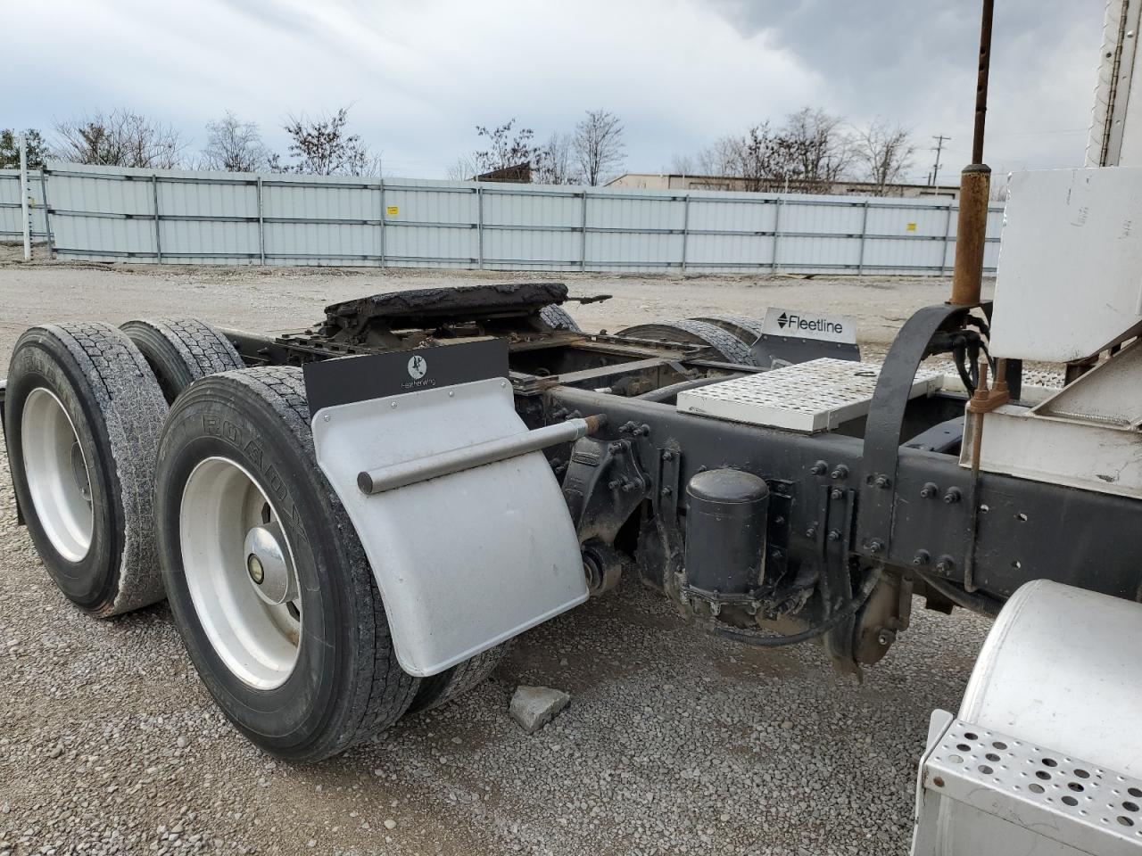 Lot #3290266244 1998 FREIGHTLINER CONVENTION