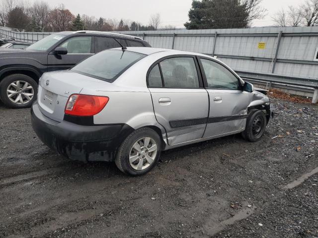 2007 Kia Rio Base VIN: KNADE123276198682 Lot: 42490184