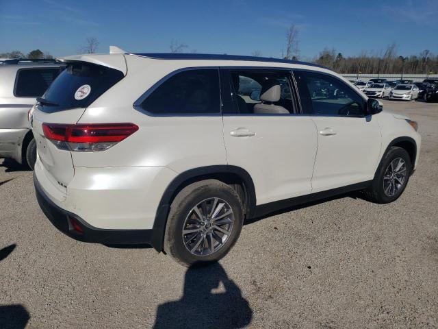 VIN 5TDJZRFH0KS580281 2019 Toyota Highlander, SE no.3