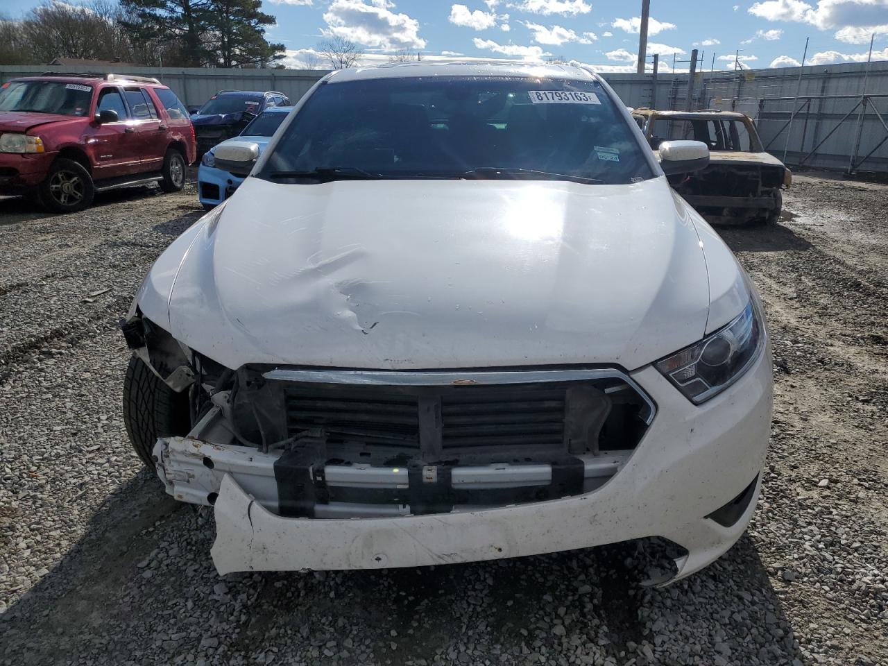 1FAHP2E88JG127859 2018 Ford Taurus Sel