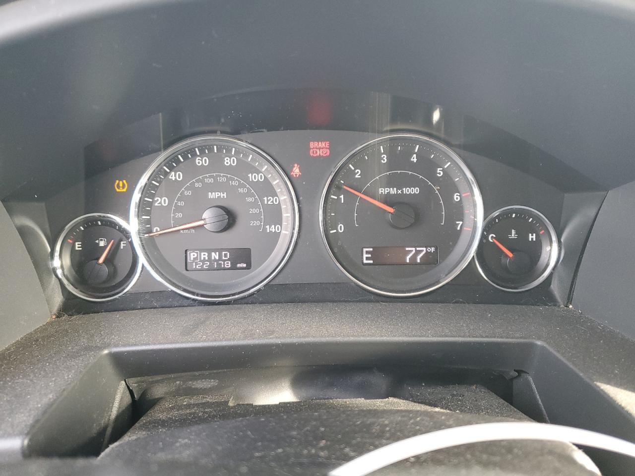 1j8hg48n48c241598 1J8HG48N48C241598 2008 Jeep Commander Sport