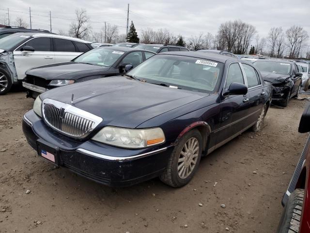 2003 Lincoln Town Car Signature