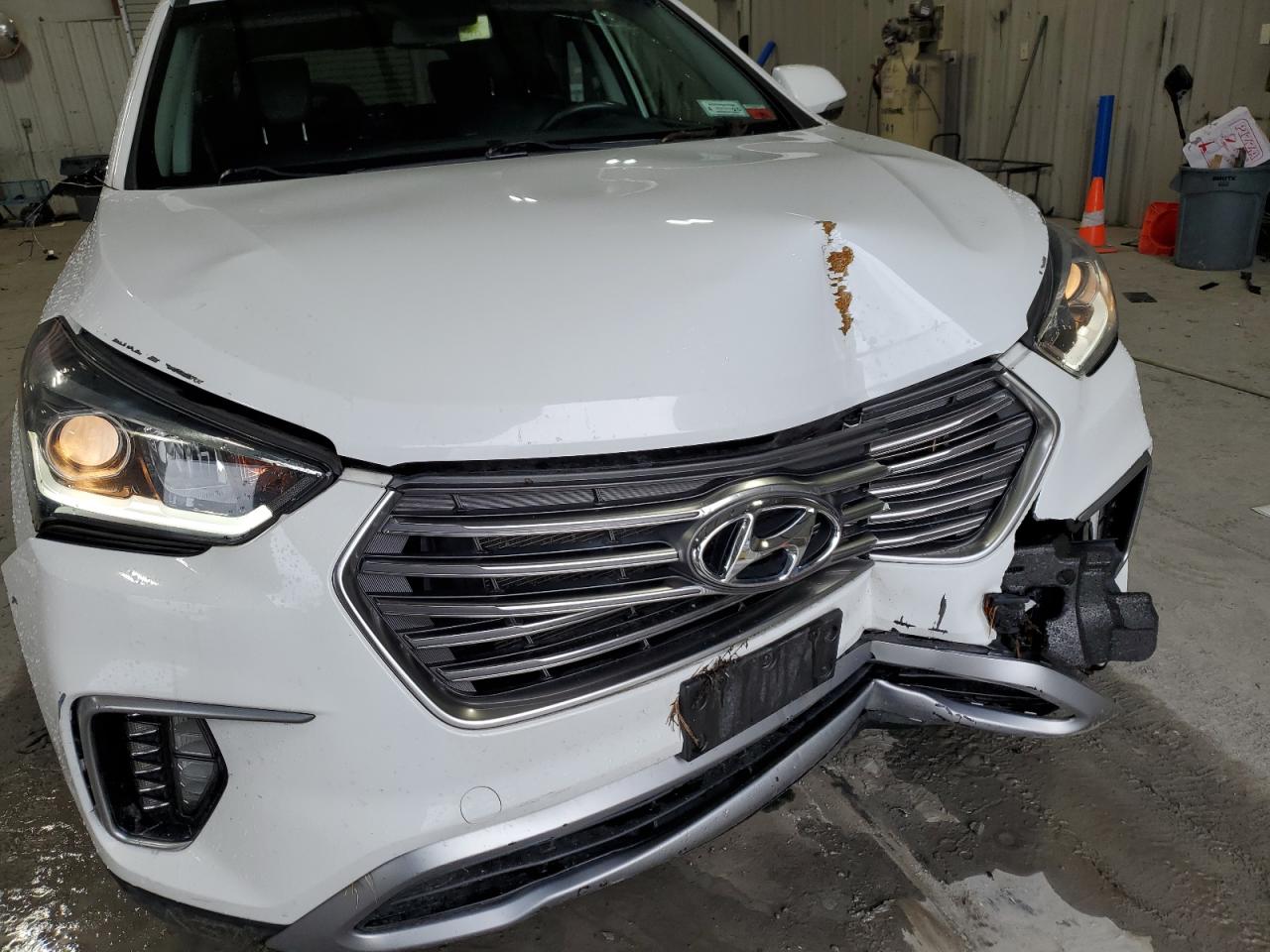 KM8SN4HF4JU267335 2018 Hyundai Santa Fe Se