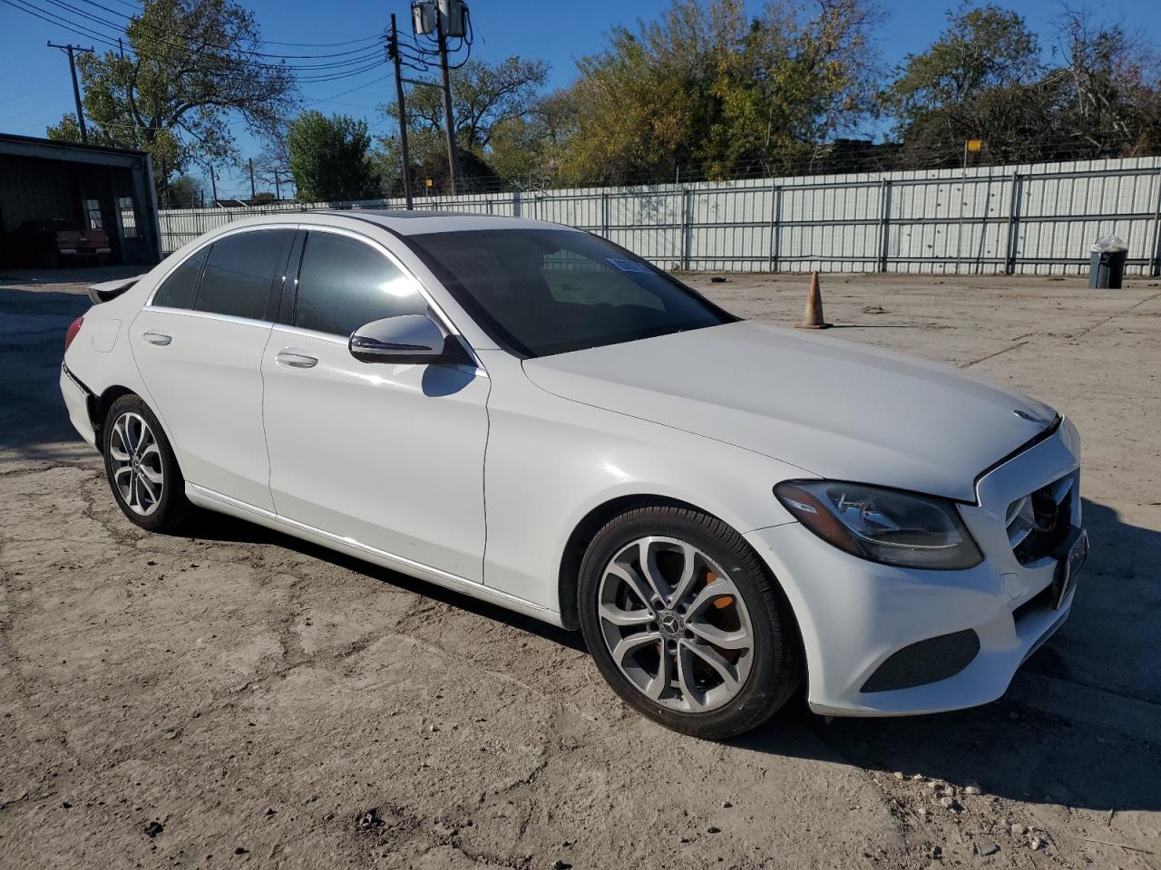 55SWF4JB8JU262608 2018 Mercedes-Benz C 300