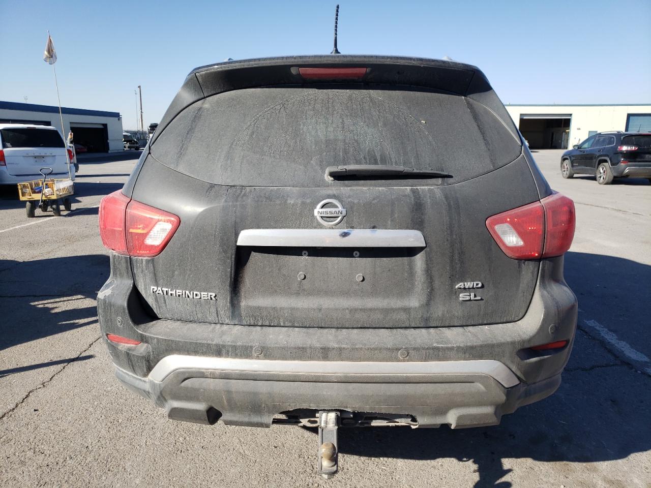 2018 Nissan Pathfinder S vin: 5N1DR2MM3JC625469