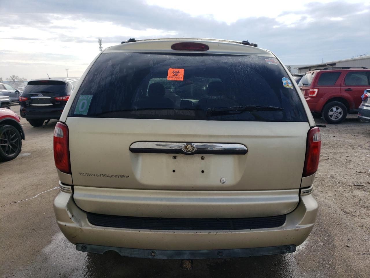 Lot #2977046649 2005 CHRYSLER TOWN & COU