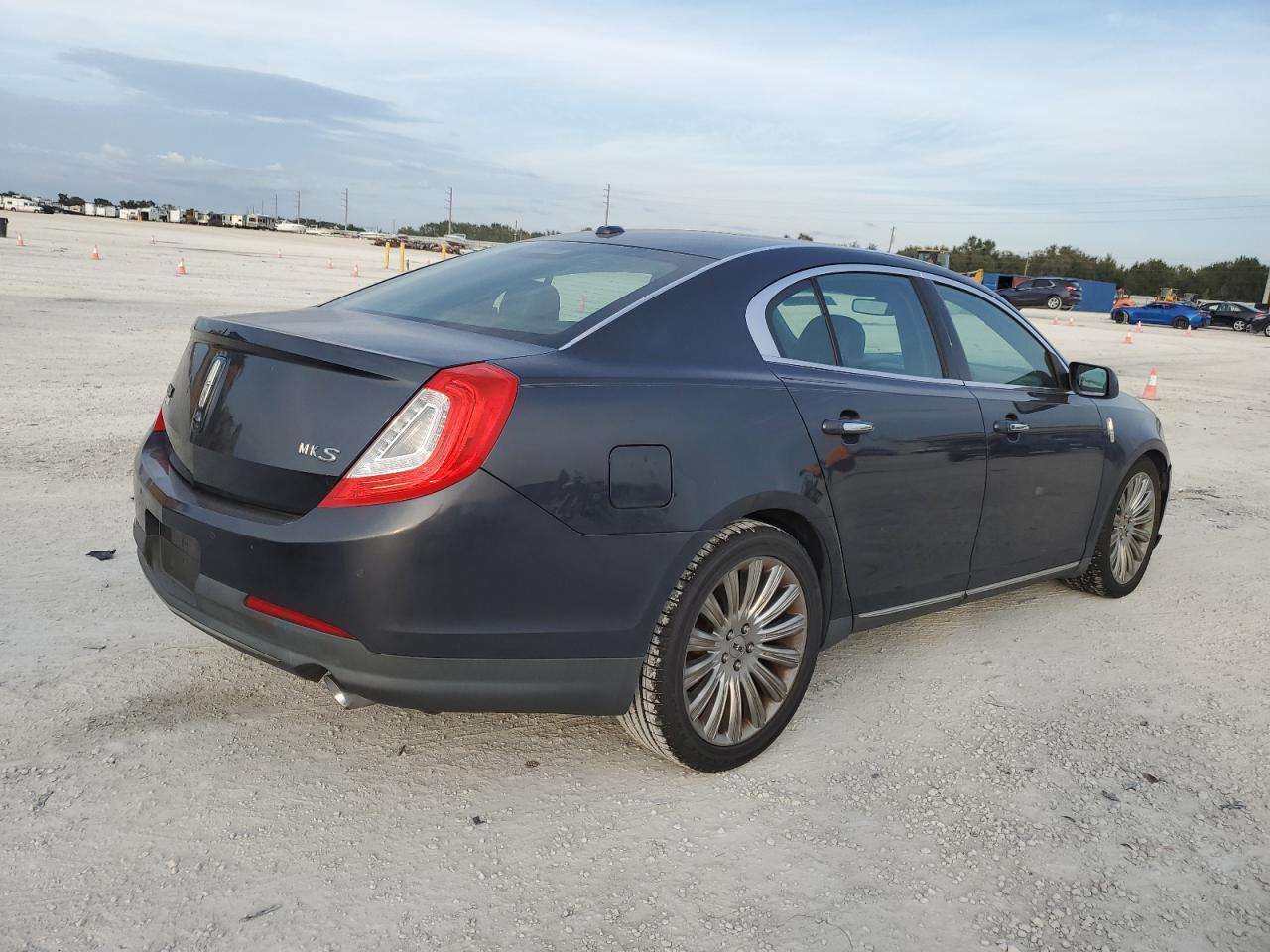 1LNHL9DK2DG611683 2013 Lincoln Mks