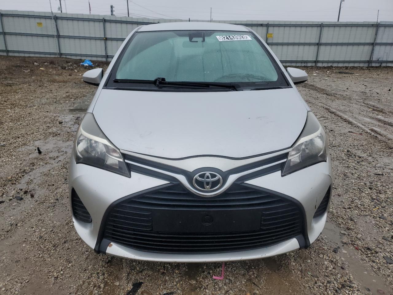 VNKKTUD3XHA077032 2017 Toyota Yaris L