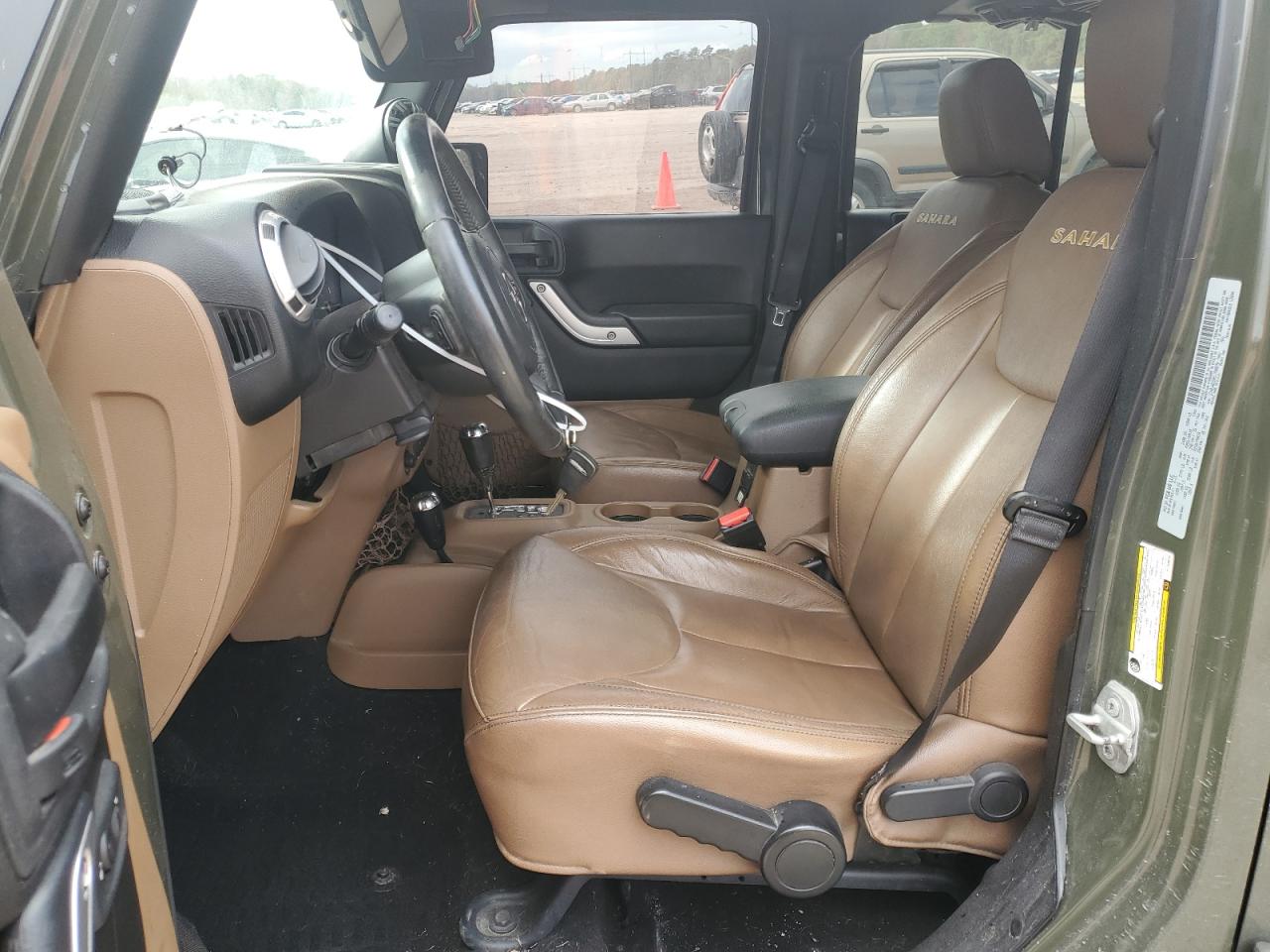 1c4bjweg0fl708870 1C4BJWEG0FL708870 2015 Jeep Wrangler Unlimited Sahara