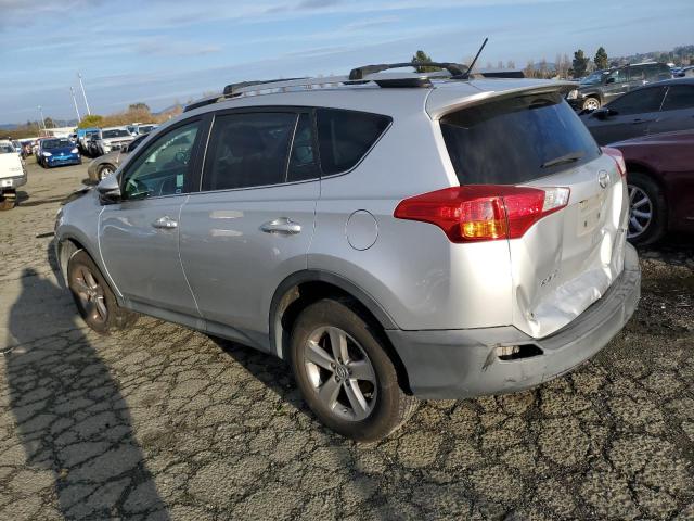 2T3WFREV8FW143560 | 2015 TOYOTA RAV4 XLE