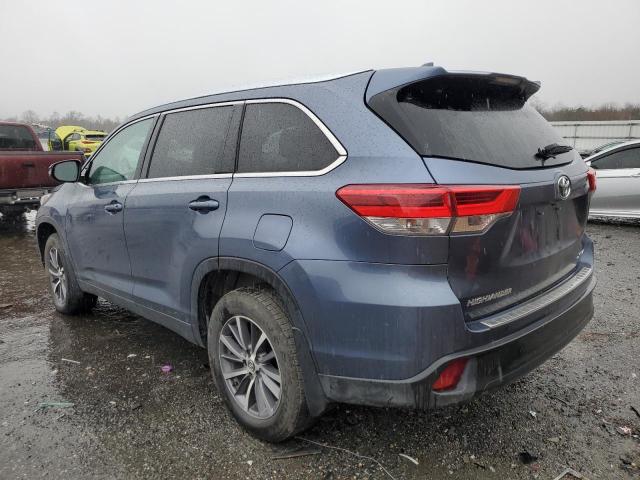 VIN 5TDJZRFH1KS929447 2019 Toyota Highlander, SE no.2