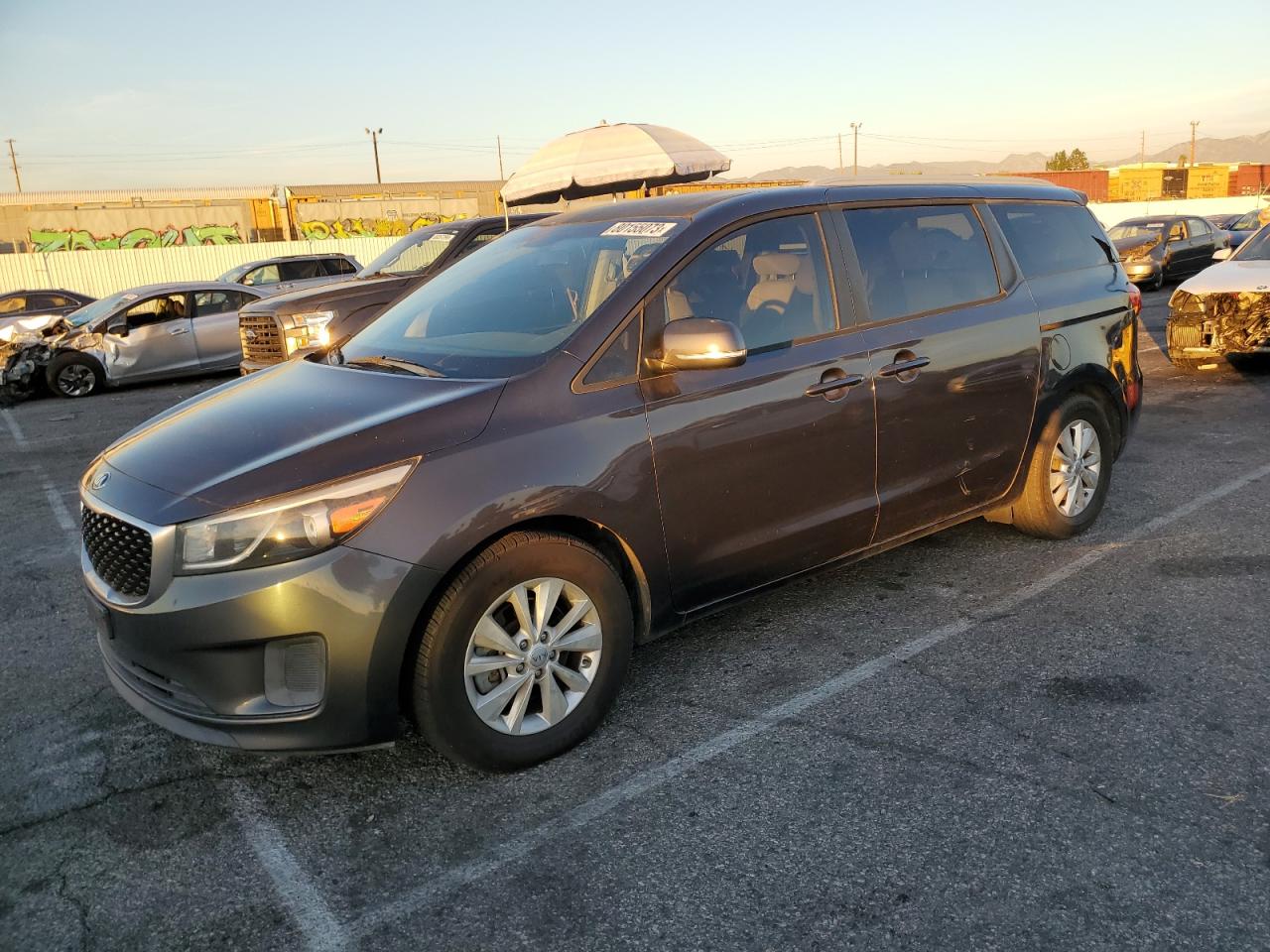 kndmb5c19f6040161 KNDMB5C19F6040161 2015 Kia Sedona Lx