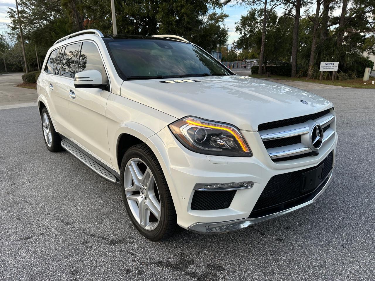 4JGDF7DE7FA529183 2015 Mercedes-Benz Gl 550 4Matic