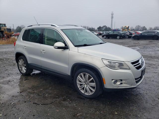 WVGAV7AX7BW523229 | 2011 Volkswagen tiguan s