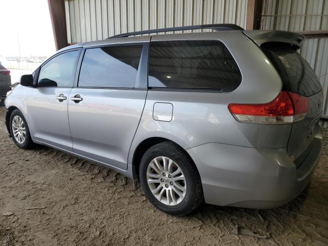 Lot #2440554801 2012 TOYOTA SIENNA XLE salvage car