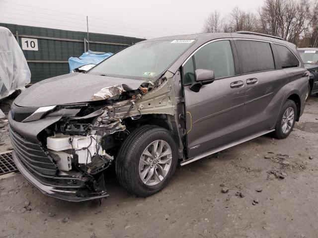 2021 Toyota Sienna LE